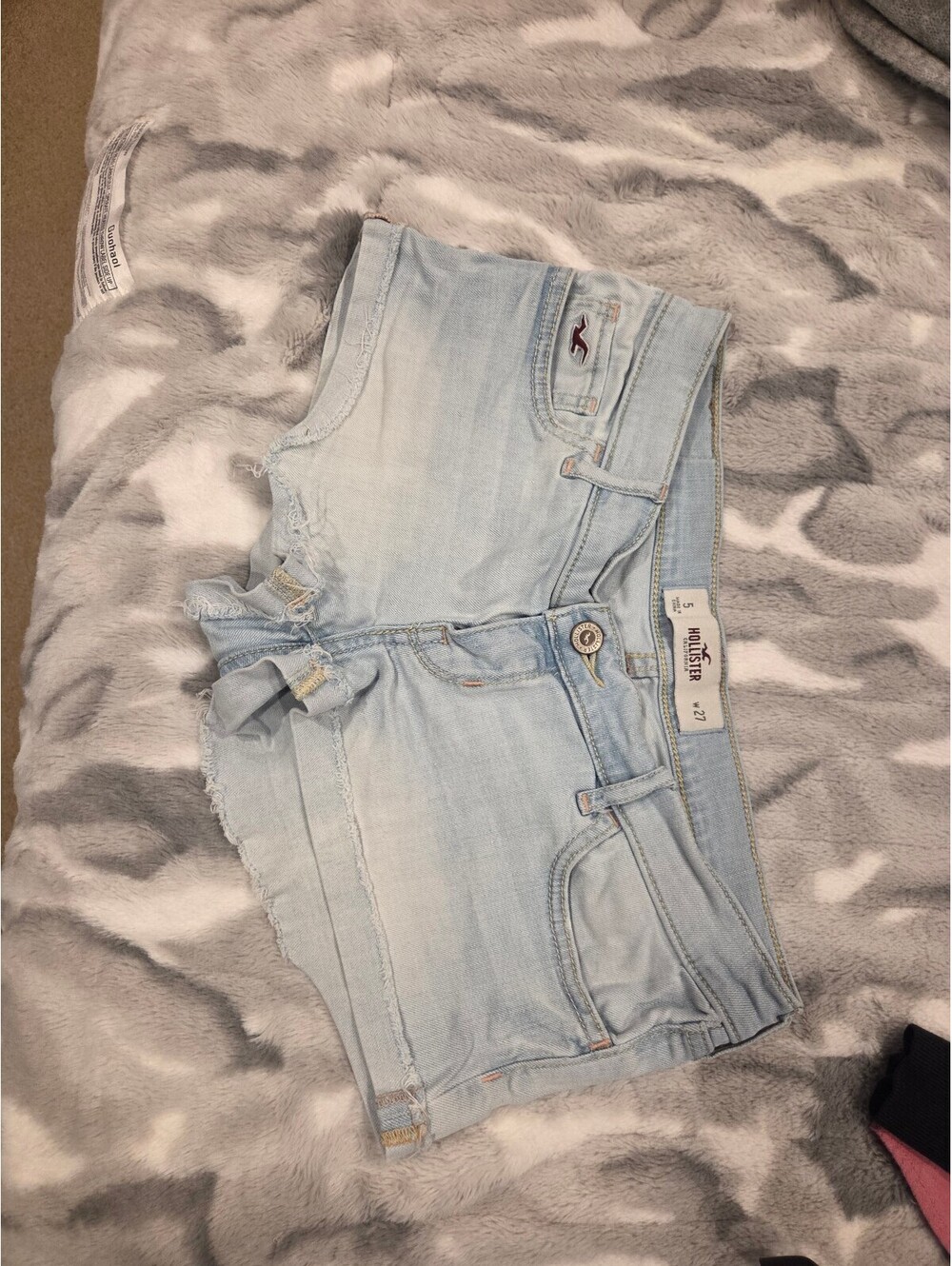 Hollister Light Wash Denim Shorts Size 27 - Picture 4 of 10
